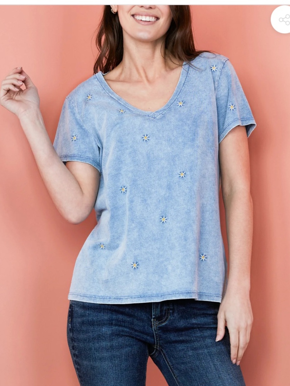 Billy T Daisy Embroidered V-Neck Tee